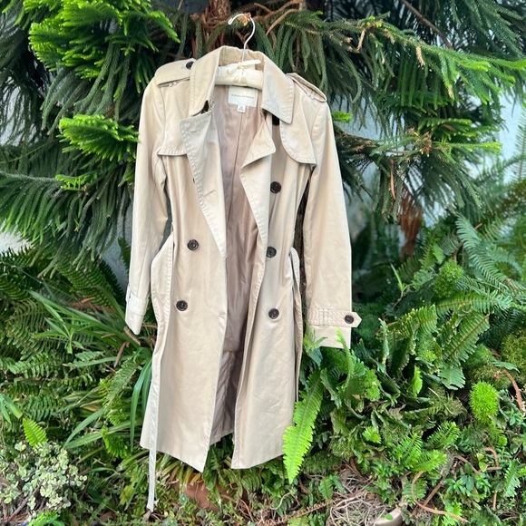 Banana Republic Beige Belter Trench Coat | XS | Removable Belt | Fully Lined - Picture 14 of 17